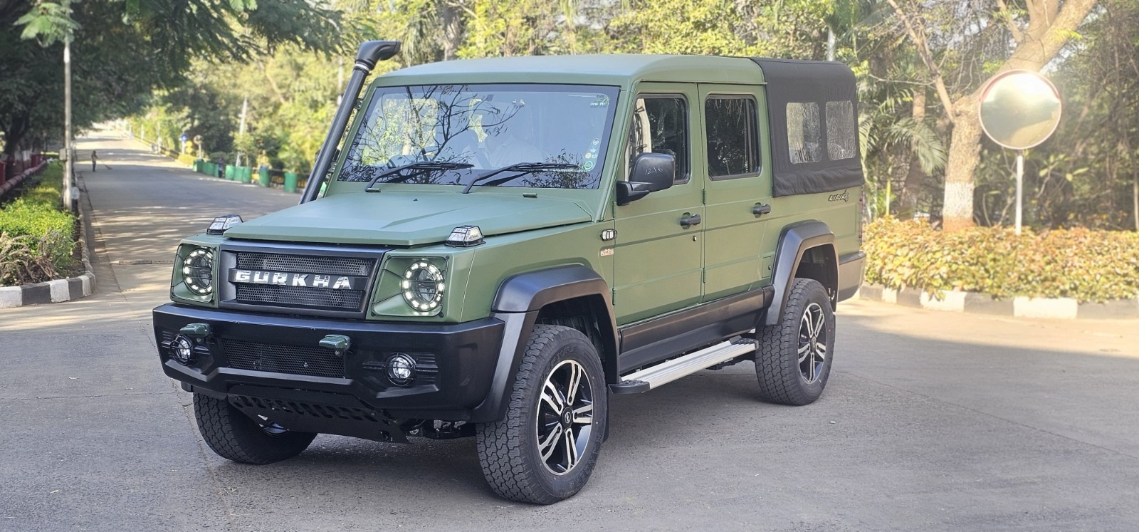 Double-cab Pick-up Green