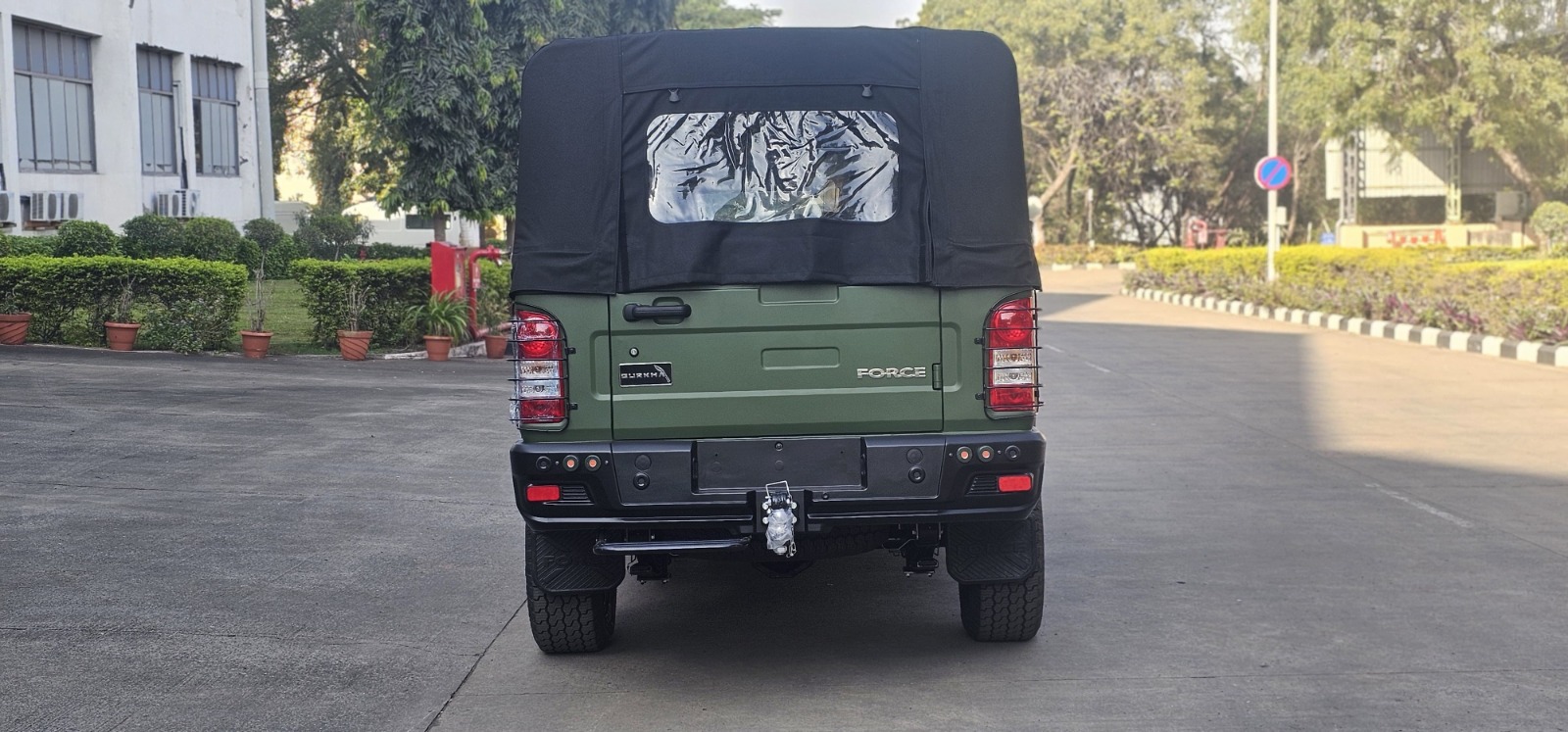 Double-cab Pick-up Green