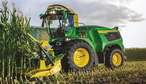 John Deere F9 Self-Propelled Forage Harvesters
