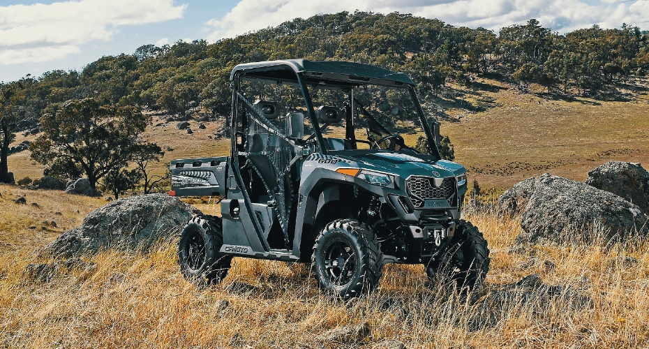 BENCH SEATS/CARGO BUCKET