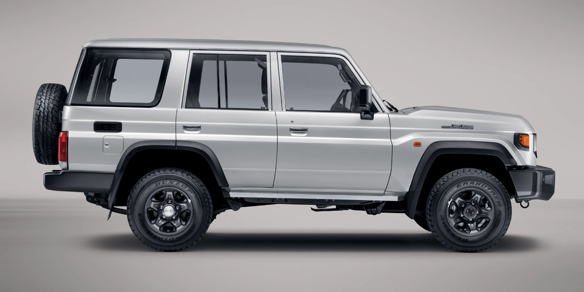 Toyota Land Cruiser 76