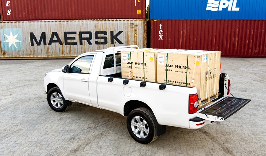 Ready to work, Single-cab Workhorse