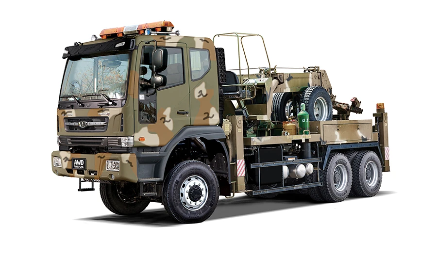 Camouflage Daewoo Novus 6x6 heavy-duty rescue wrecker recovery truck