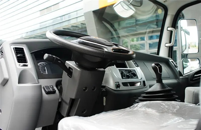 4X2 L2 Cargo Truck